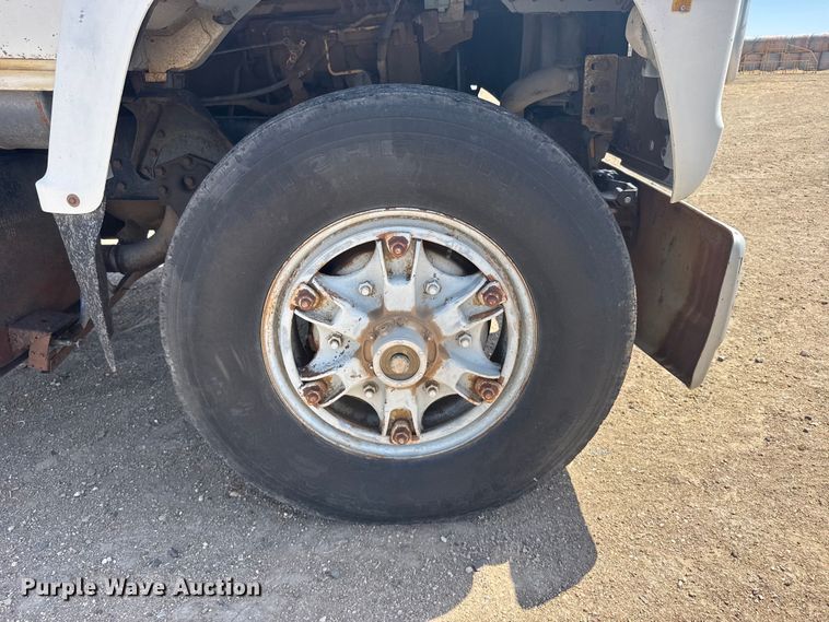 image for item FB7132 1989 Ford LN9000 semi truck