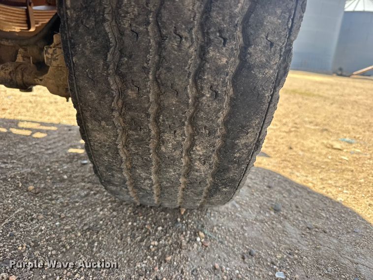 image for item FB7132 1989 Ford LN9000 semi truck