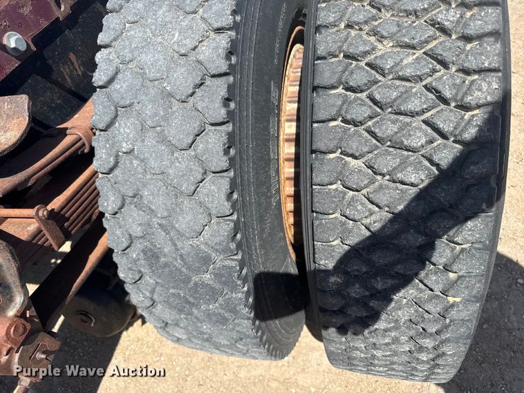 image for item FB7132 1989 Ford LN9000 semi truck