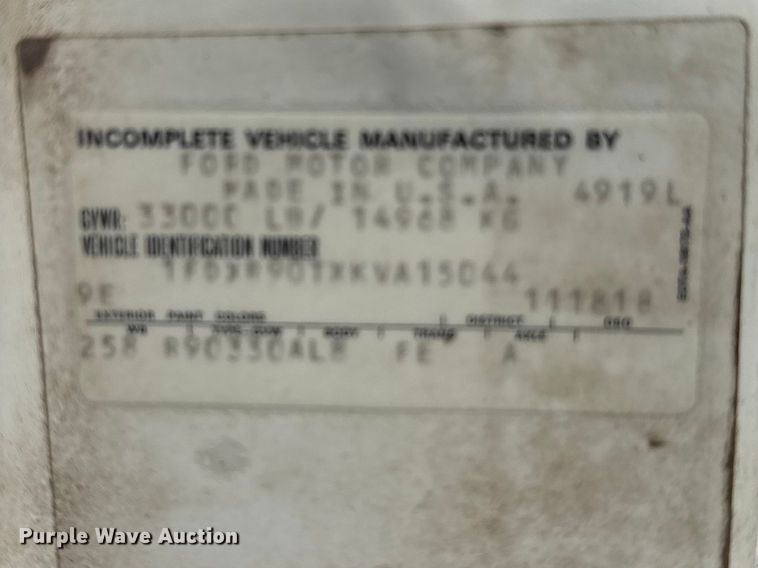 image for item FB7132 1989 Ford LN9000 semi truck