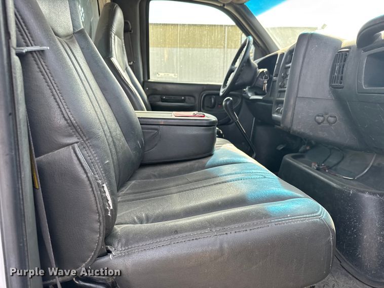 image for item FB7145 2006 GMC C7500 flatbed truck