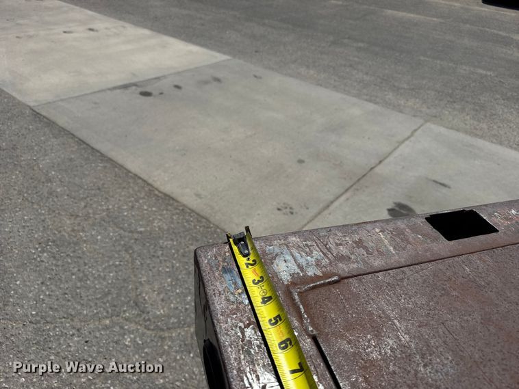 image for item FB7173 2005 International 4300 flatbed truck