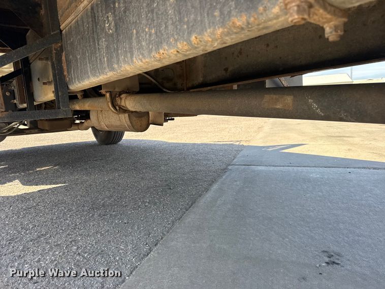 image for item FB7173 2005 International 4300 flatbed truck