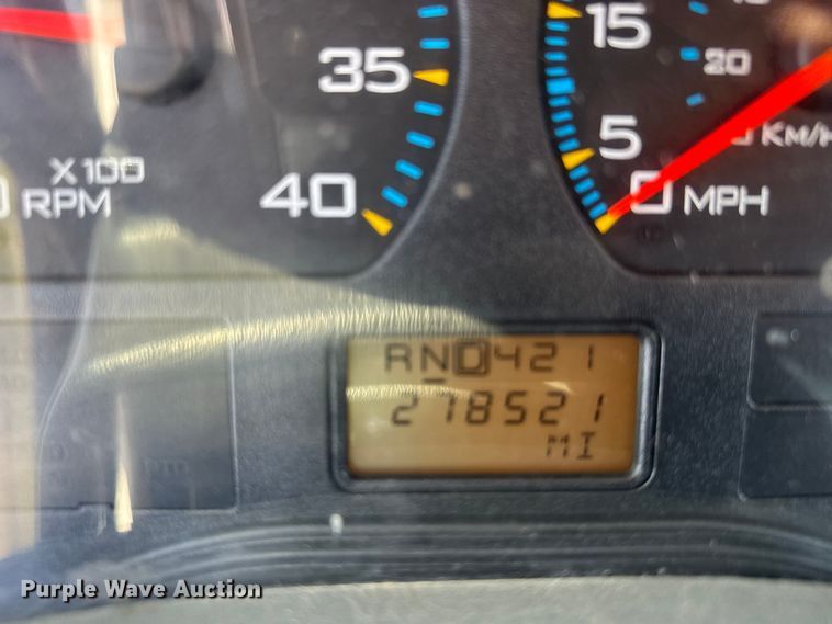 image for item FB7173 2005 International 4300 flatbed truck