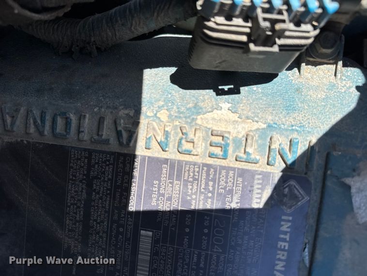 image for item FB7173 2005 International 4300 flatbed truck