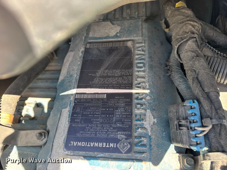 image for item FB7173 2005 International 4300 flatbed truck