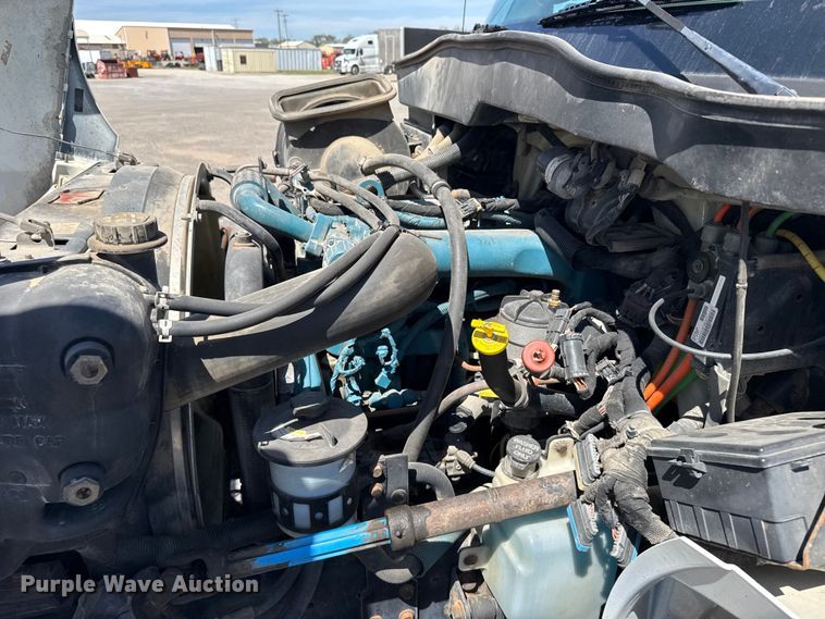 image for item FB7173 2005 International 4300 flatbed truck