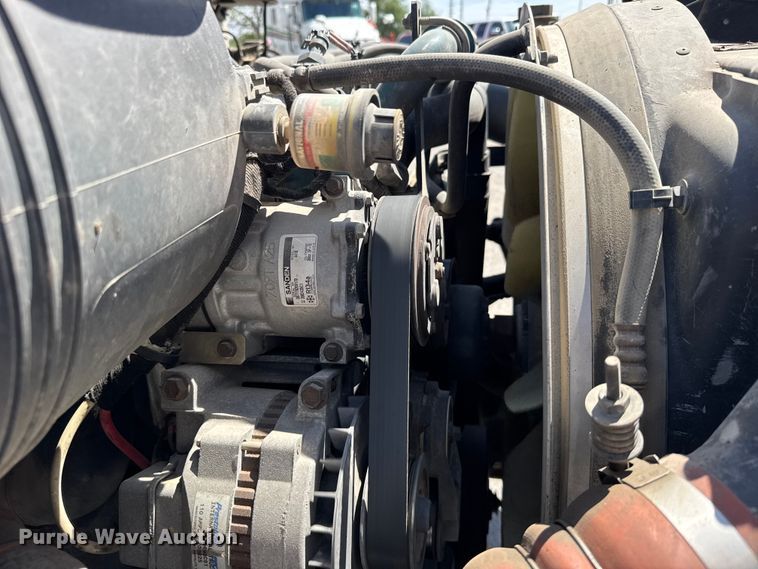 image for item FB7173 2005 International 4300 flatbed truck