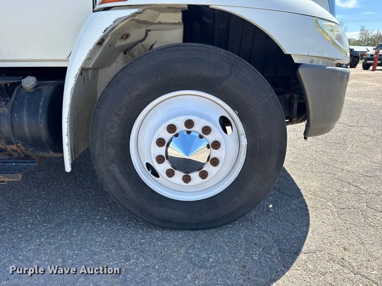 image for item FB7173 2005 International 4300 flatbed truck