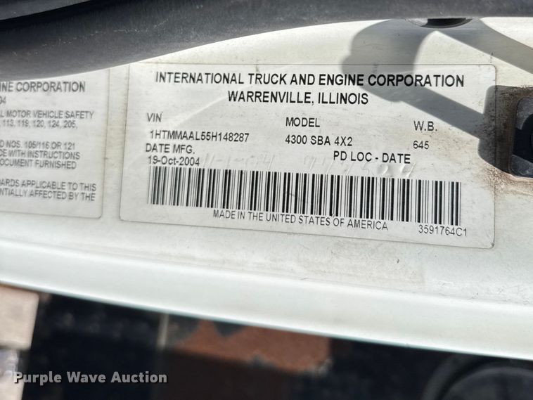 image for item FB7173 2005 International 4300 flatbed truck