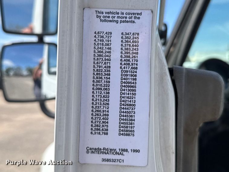 image for item FB7173 2005 International 4300 flatbed truck