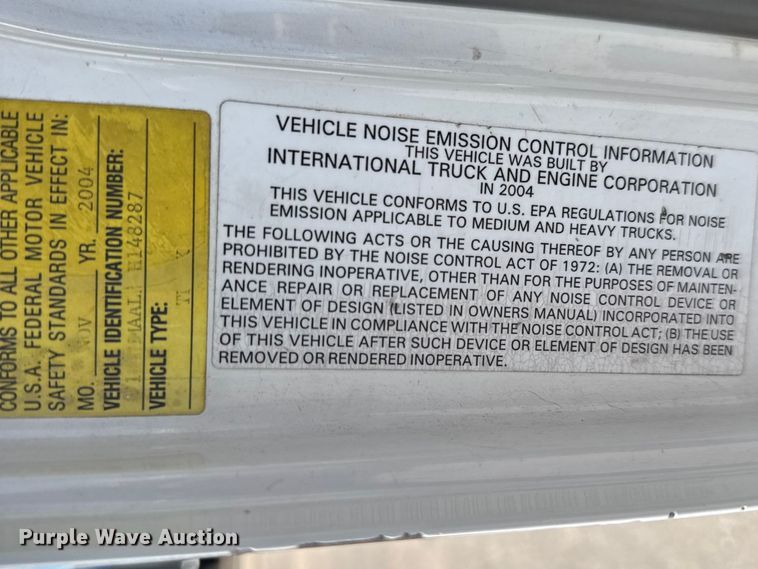 image for item FB7173 2005 International 4300 flatbed truck