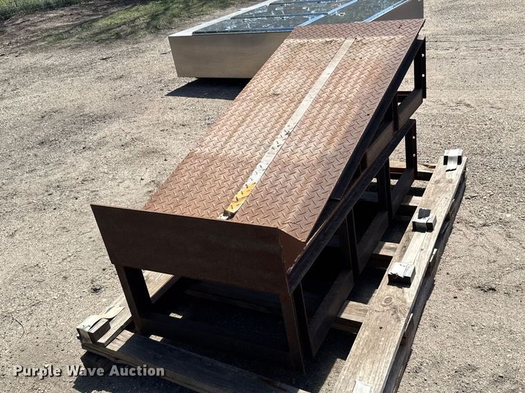 image for item FB7177 (2) Steel ramps