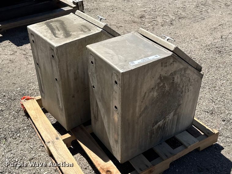 image for item FB7179 (2) Merritt saddle boxes