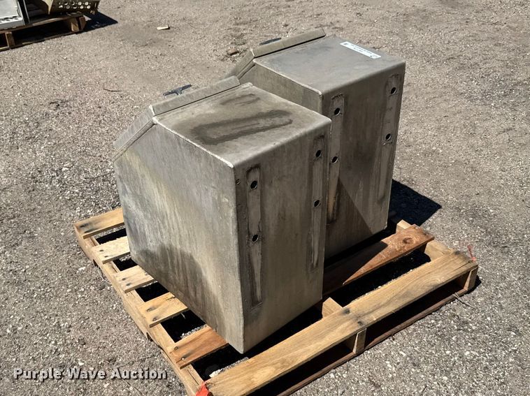 image for item FB7179 (2) Merritt saddle boxes