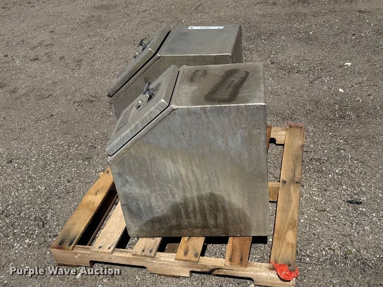 image for item FB7179 (2) Merritt saddle boxes