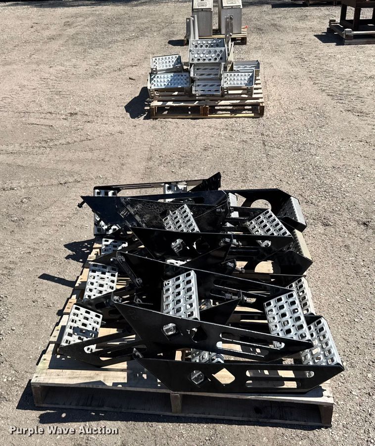 image for item FB7180 Truck steps