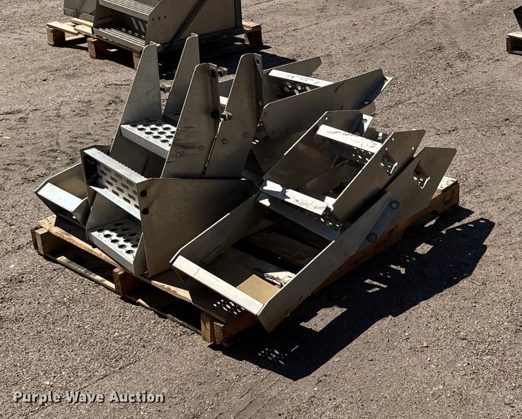 image for item FB7180 Truck steps