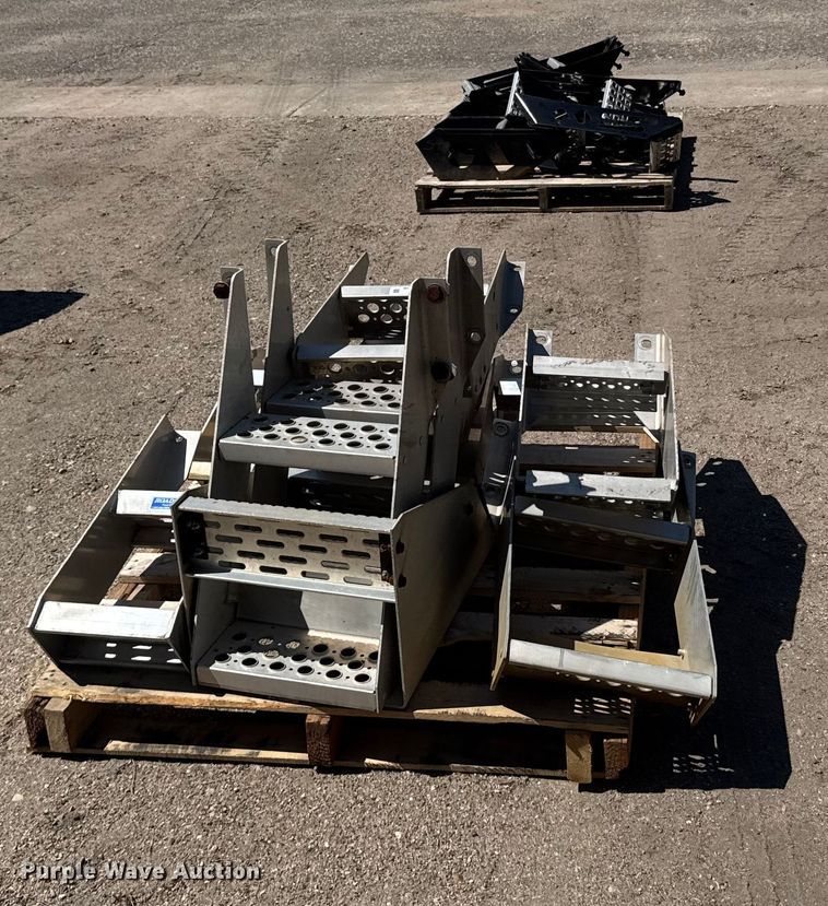 image for item FB7180 Truck steps