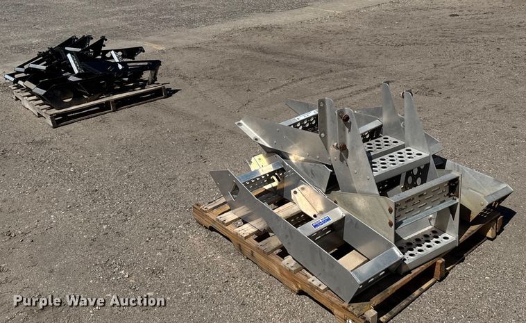 image for item FB7180 Truck steps