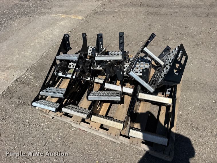 image for item FB7180 Truck steps