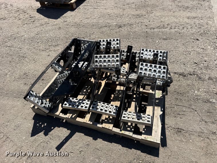 image for item FB7180 Truck steps