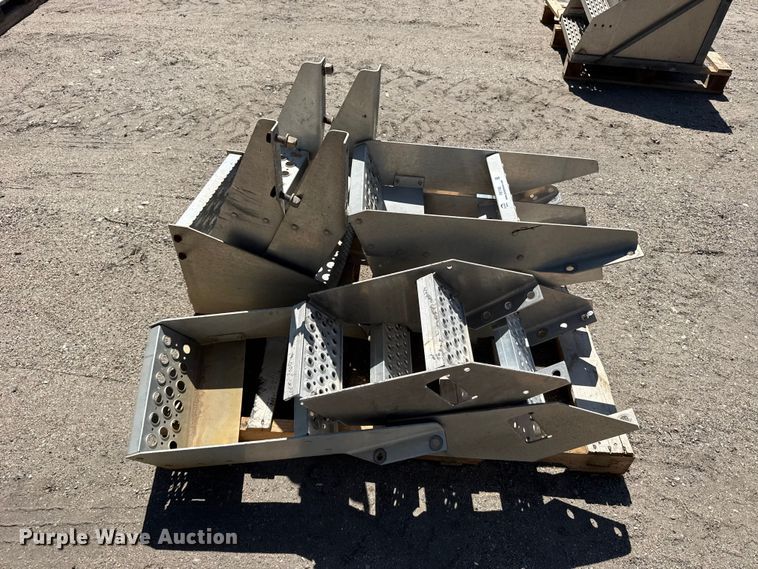 image for item FB7180 Truck steps