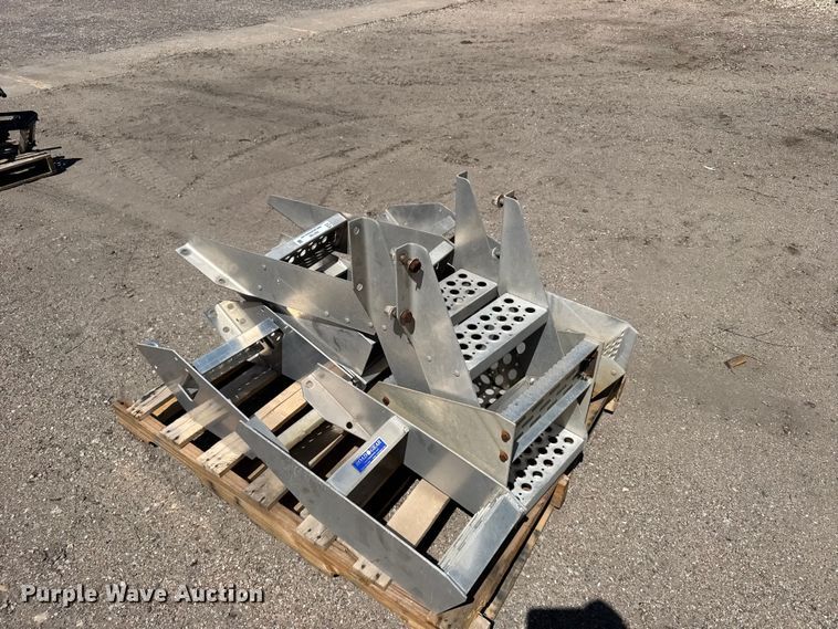 image for item FB7180 Truck steps