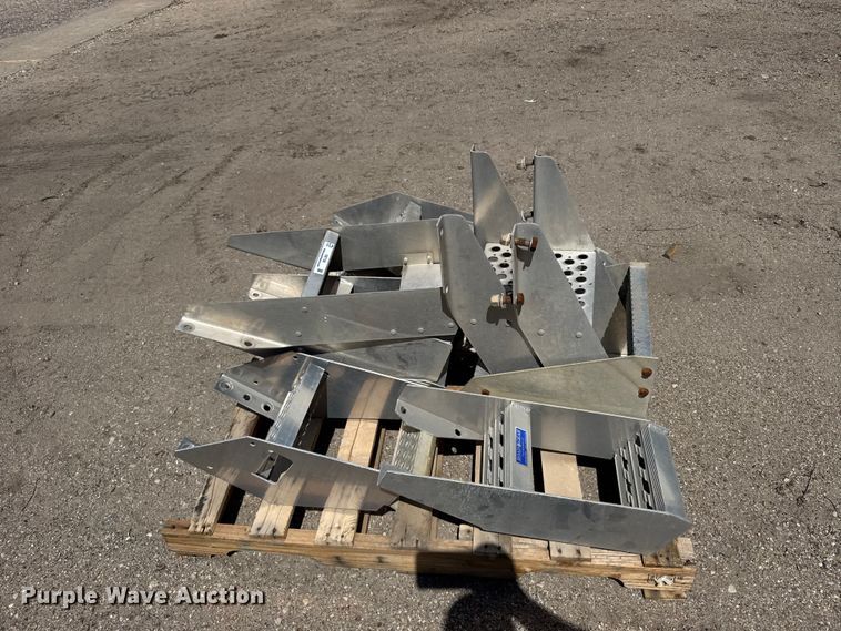 image for item FB7180 Truck steps