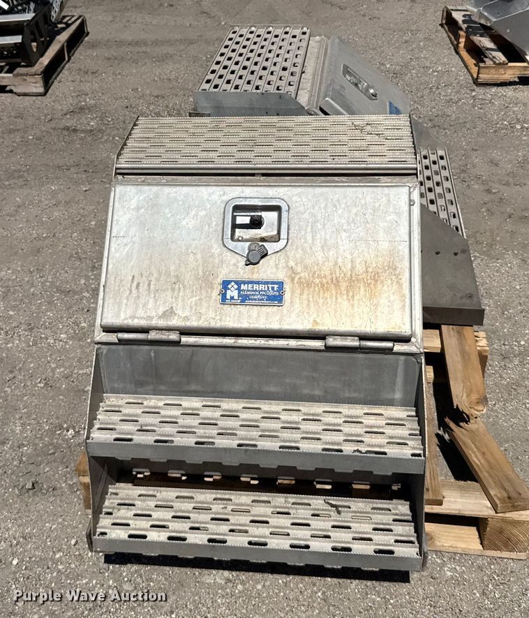 image for item FB7181 (2) Merritt step boxes