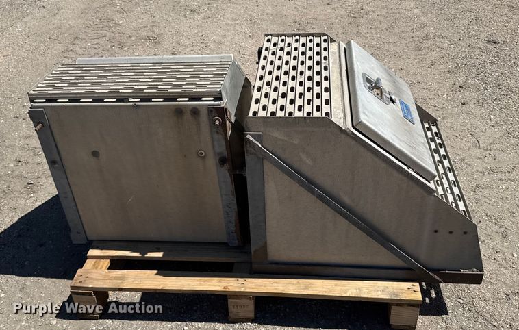 image for item FB7181 (2) Merritt step boxes