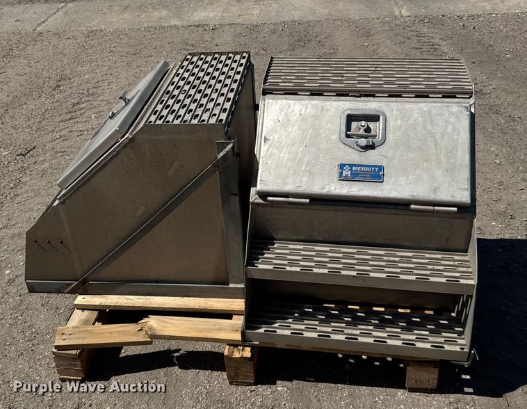 image for item FB7181 (2) Merritt step boxes