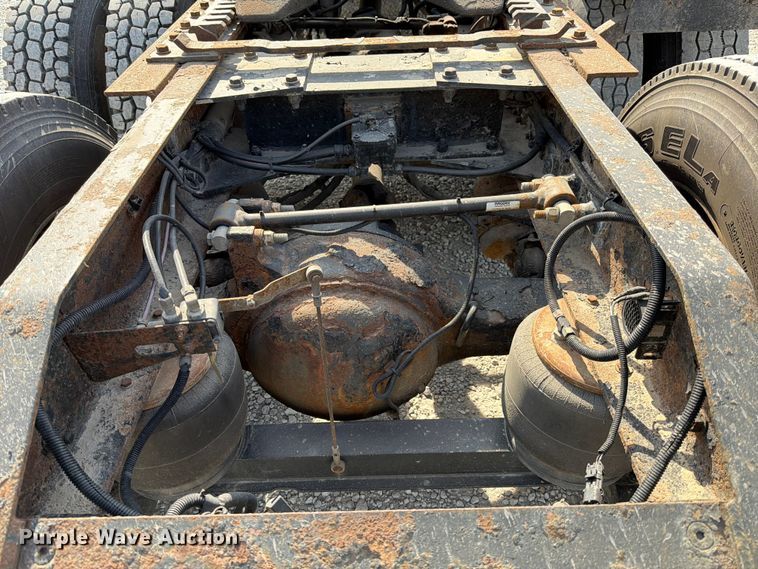 image for item FB8033 2010 Kenworth W900 semi truck