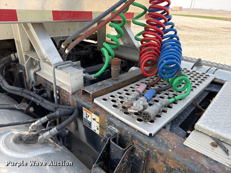 image for item FB8033 2010 Kenworth W900 semi truck