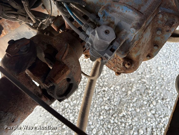 image for item FB8033 2010 Kenworth W900 semi truck