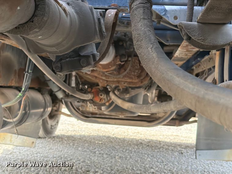 image for item FB8033 2010 Kenworth W900 semi truck