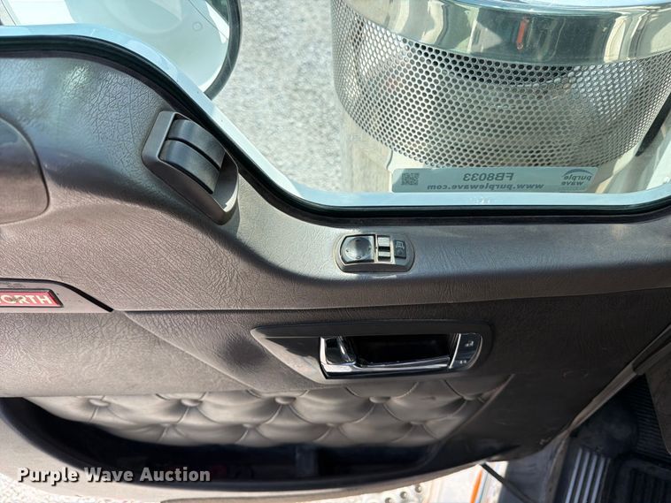 image for item FB8033 2010 Kenworth W900 semi truck