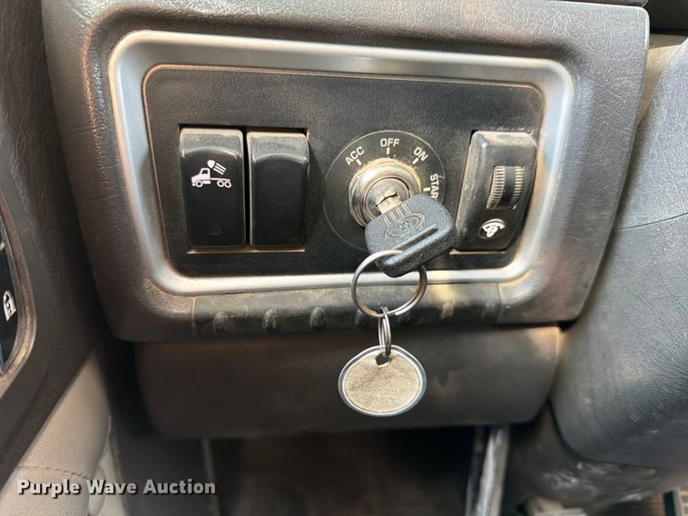 image for item FB8033 2010 Kenworth W900 semi truck