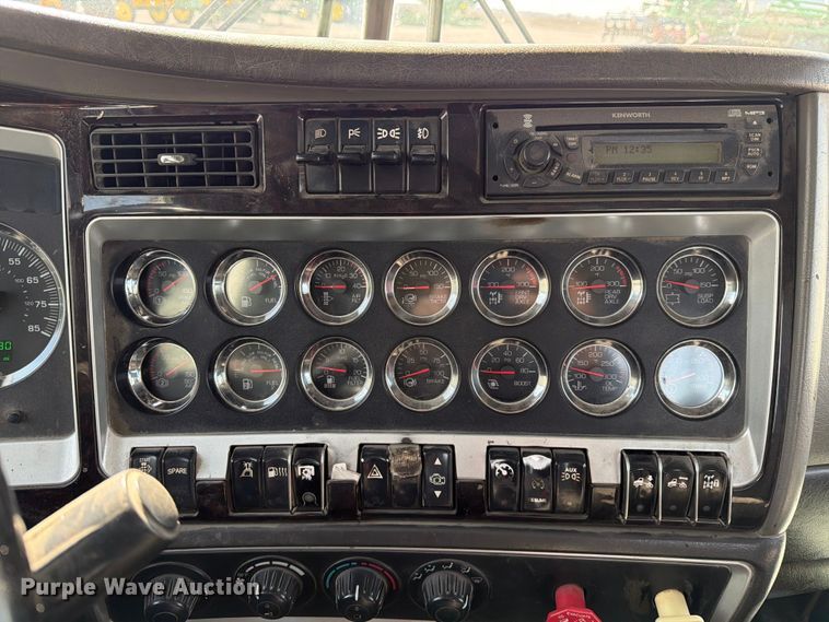 image for item FB8033 2010 Kenworth W900 semi truck