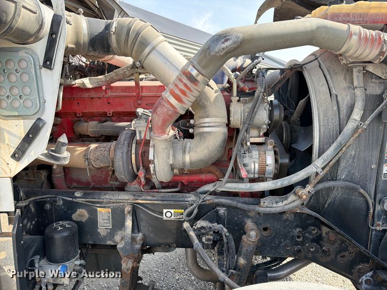 image for item FB8033 2010 Kenworth W900 semi truck