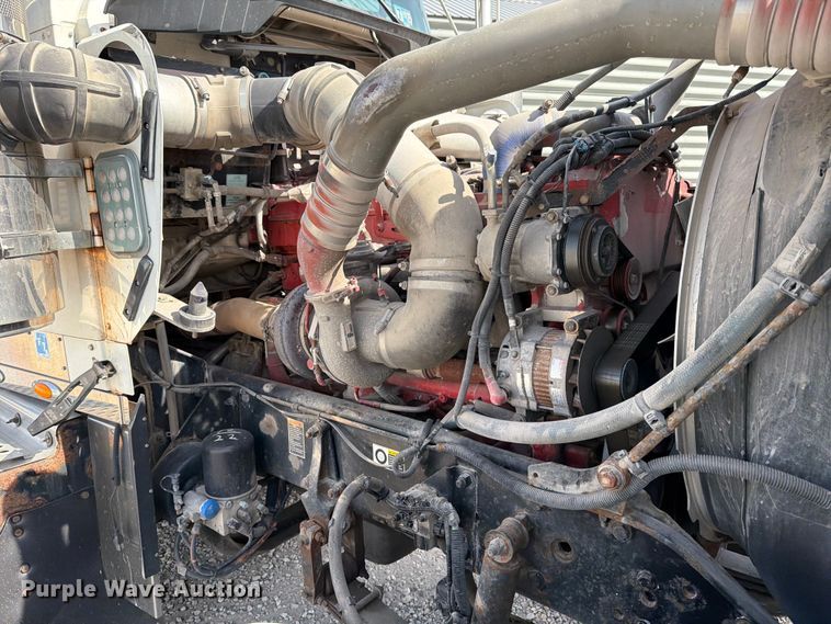 image for item FB8033 2010 Kenworth W900 semi truck