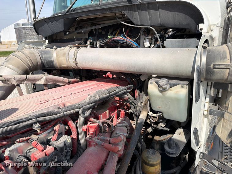 image for item FB8033 2010 Kenworth W900 semi truck