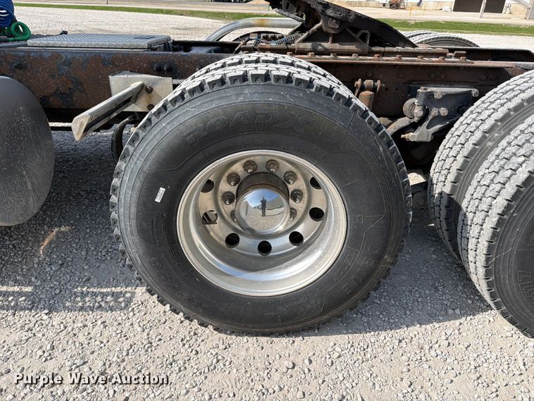 image for item FB8033 2010 Kenworth W900 semi truck