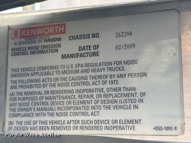 image for item FB8033 2010 Kenworth W900 semi truck