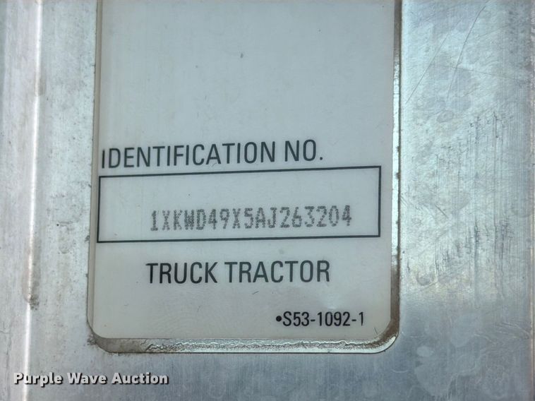 image for item FB8033 2010 Kenworth W900 semi truck