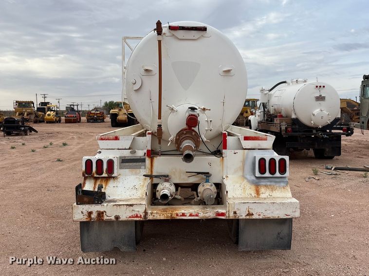 image for item FC2166 1995 Overland 259 tank trailer