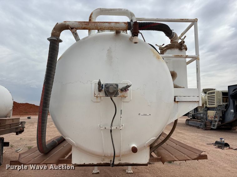 image for item FC2166 1995 Overland 259 tank trailer