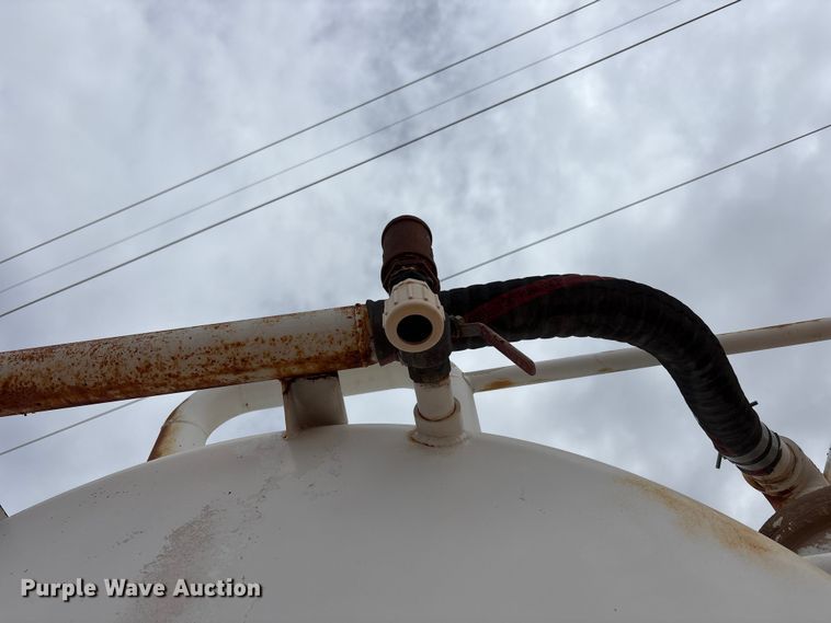 image for item FC2166 1995 Overland 259 tank trailer