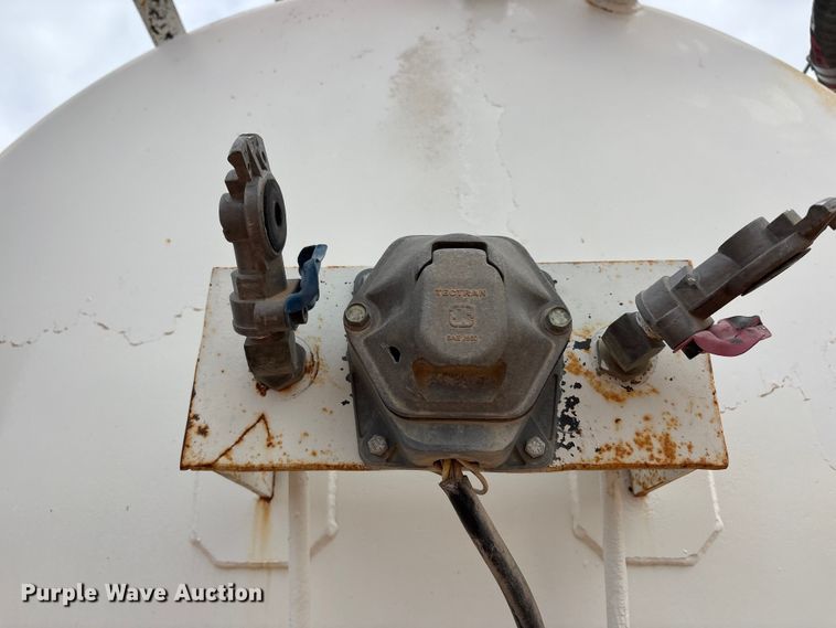 image for item FC2166 1995 Overland 259 tank trailer