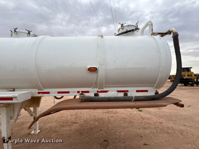 image for item FC2166 1995 Overland 259 tank trailer